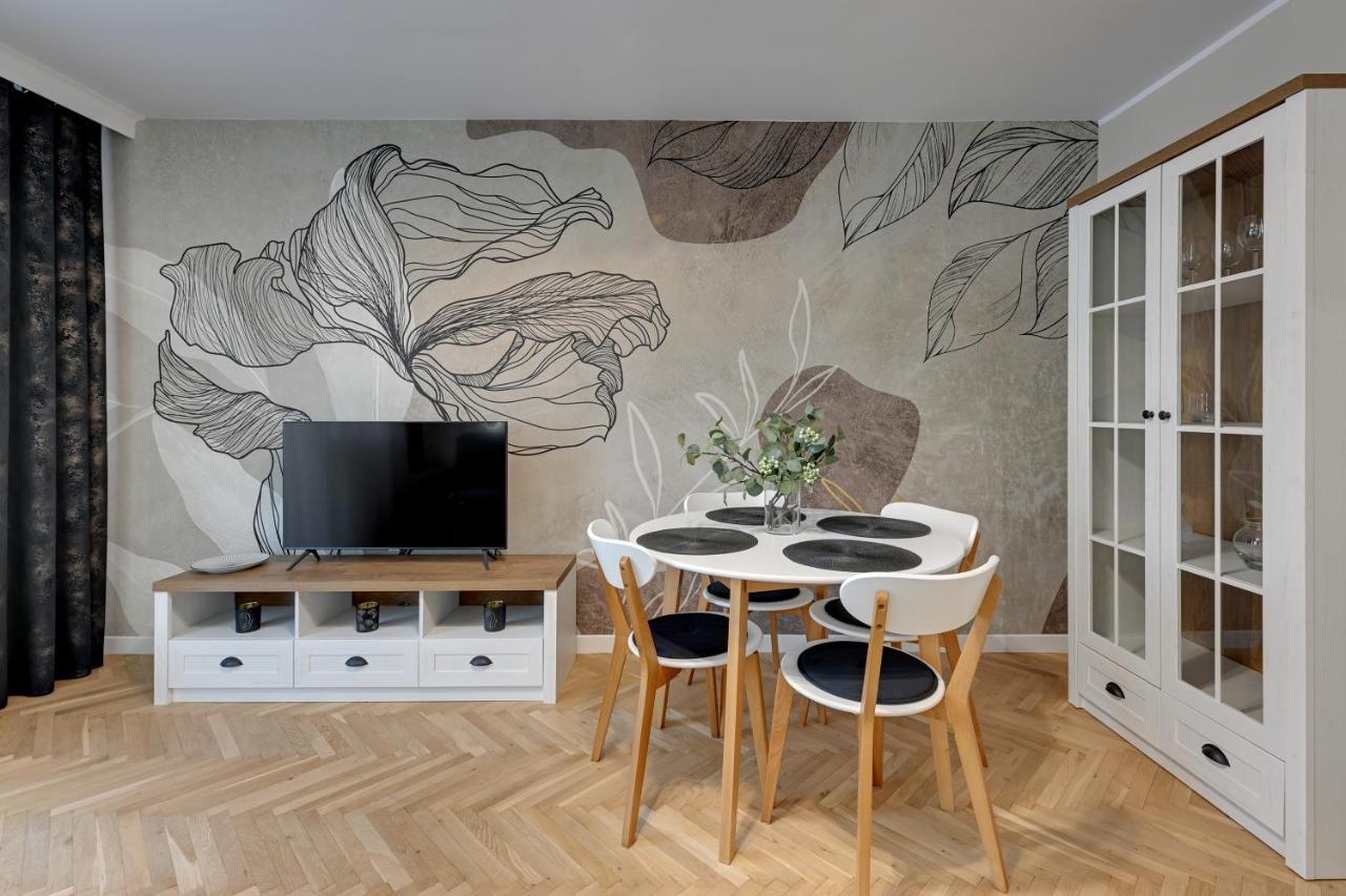 Slaska By Downtown *